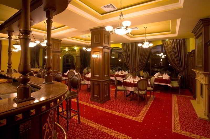 Hotel Chinar 히사랴 외부 사진
