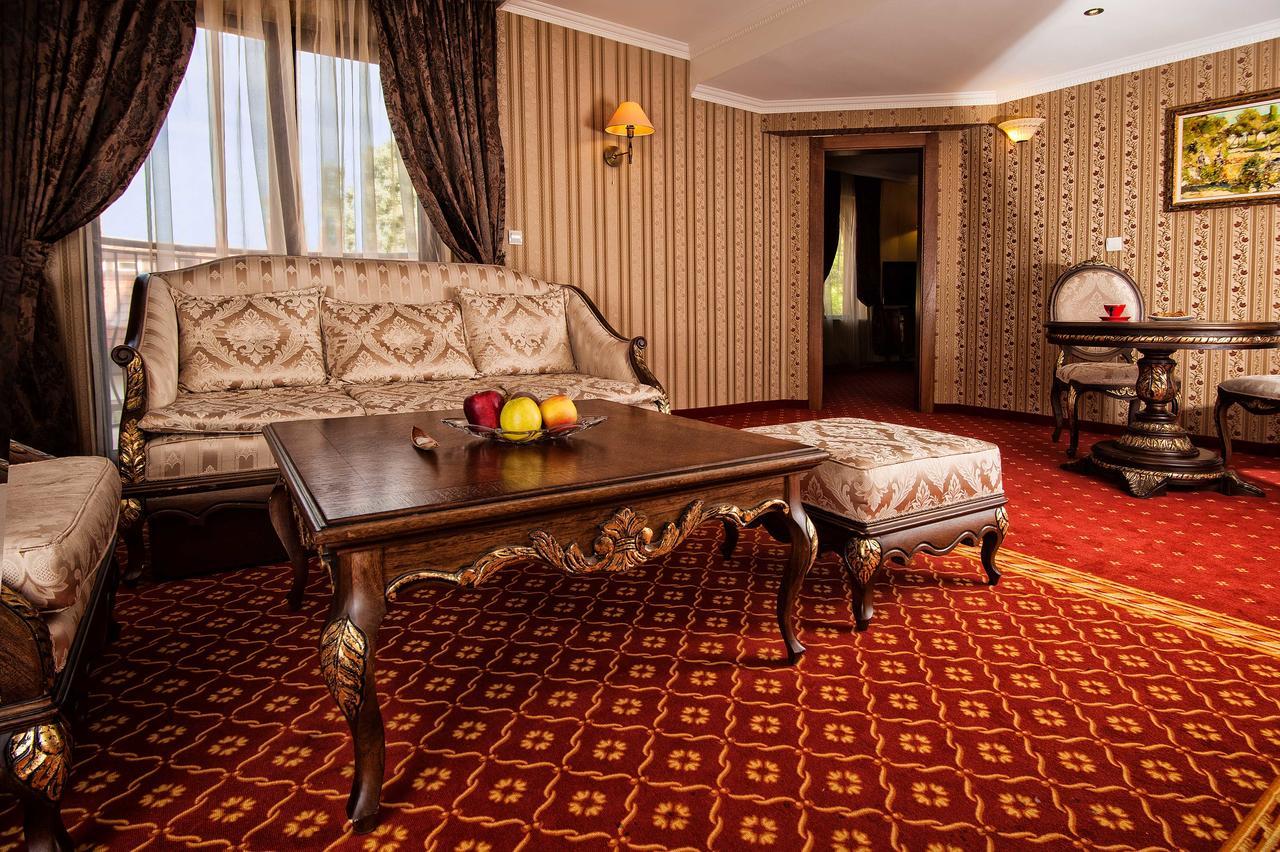 Hotel Chinar 히사랴 외부 사진