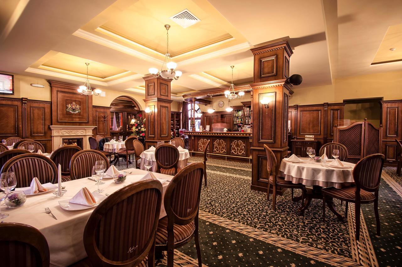 Hotel Chinar 히사랴 외부 사진